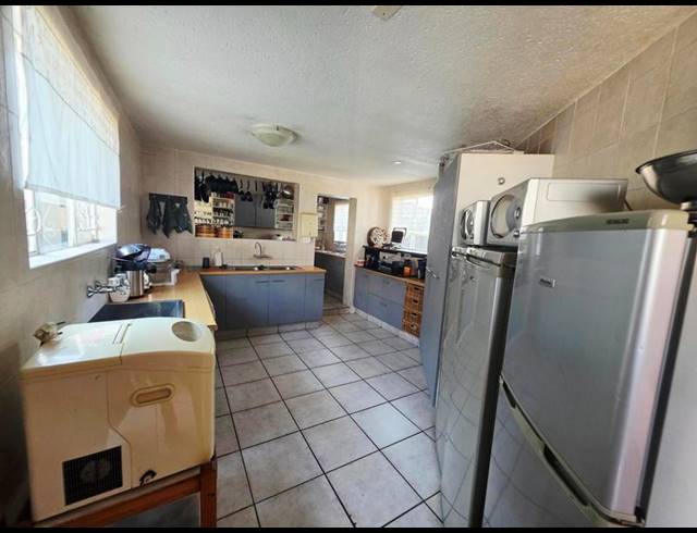 3 BEDROOM HOUSE FOR SALE IN VAN RIEBEECK PARK